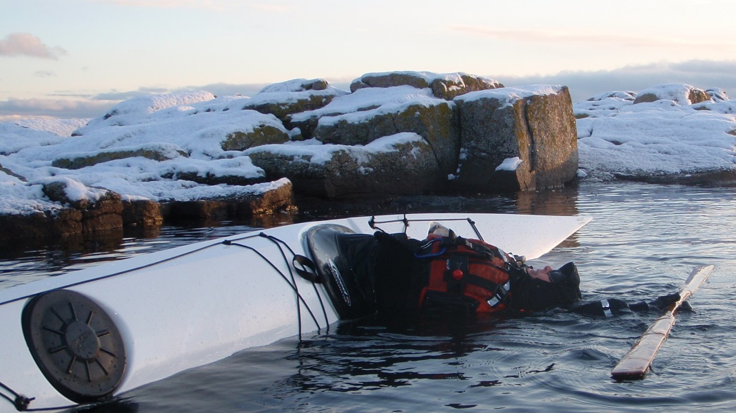 Balance brace i greenlander kajak, Tahe Marine en vinterdag