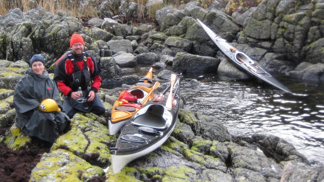 Frokost i klipperne på tur rundt om Bornholm. 