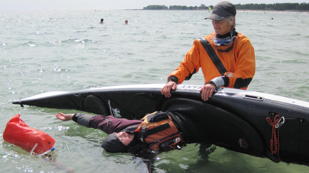 Lær at rulle i en kajak. Grønlænderrul