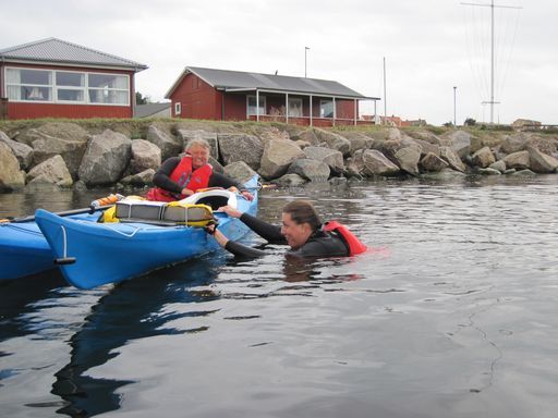 Makkerredning i kajak på Bornholm